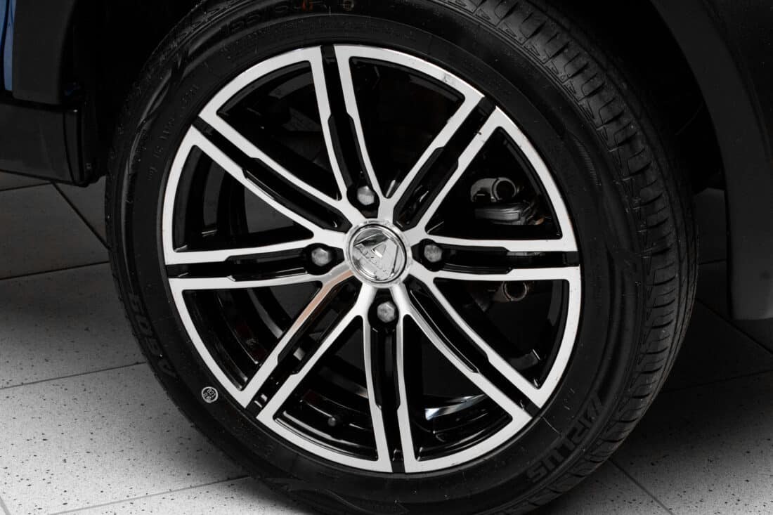Aixam Crossover Premium Sensation 2019 Brommobiel Occasion Saffierblauw Metallic