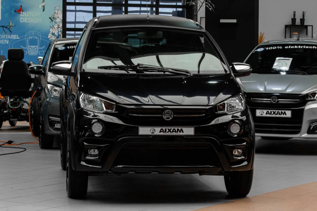 Aixam Crossover Premium Emotion 2023 Brommobiel Occasion Zwart Metallic