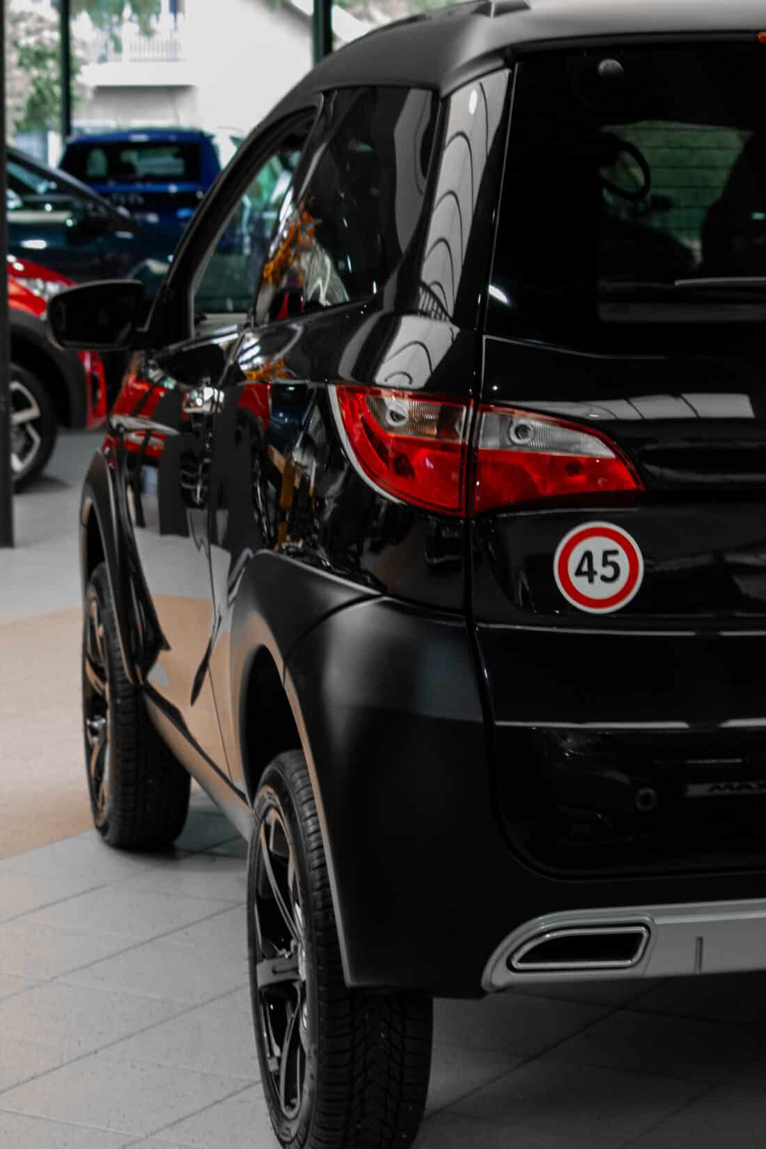 Aixam Crossover Premium Emotion 2023 Brommobiel Occasion Zwart Metallic