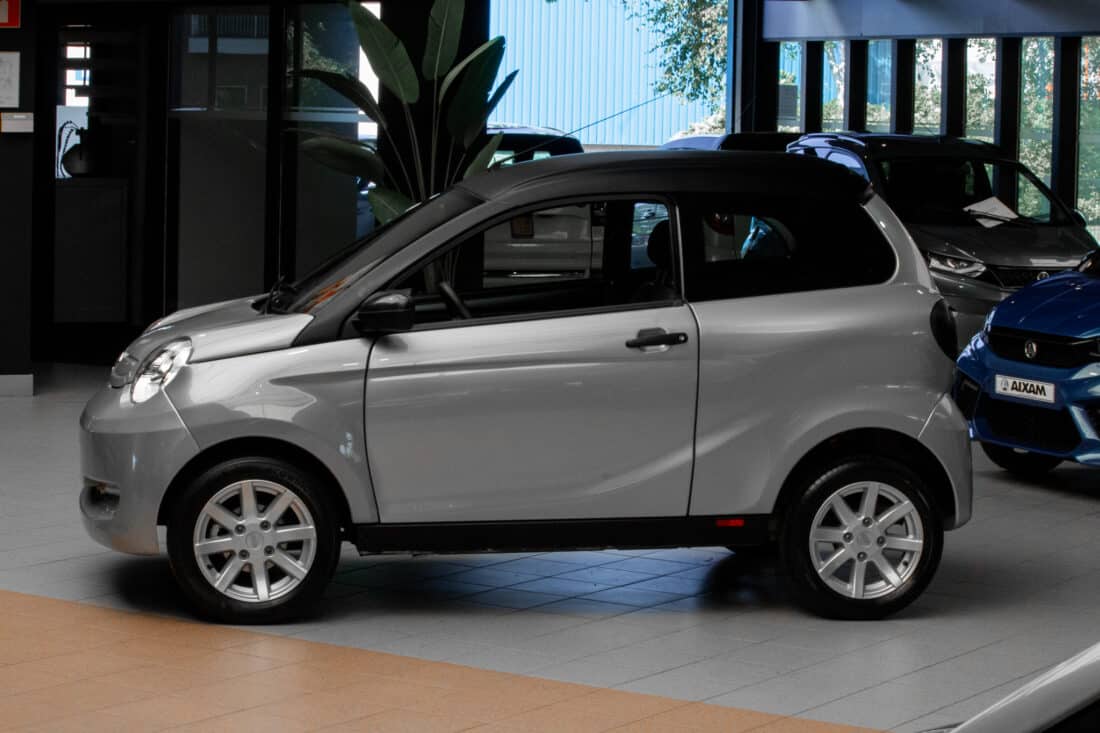 Aixam Minauto Cross 2021 Brommobiel Occasion Zilvergrijs Metallic