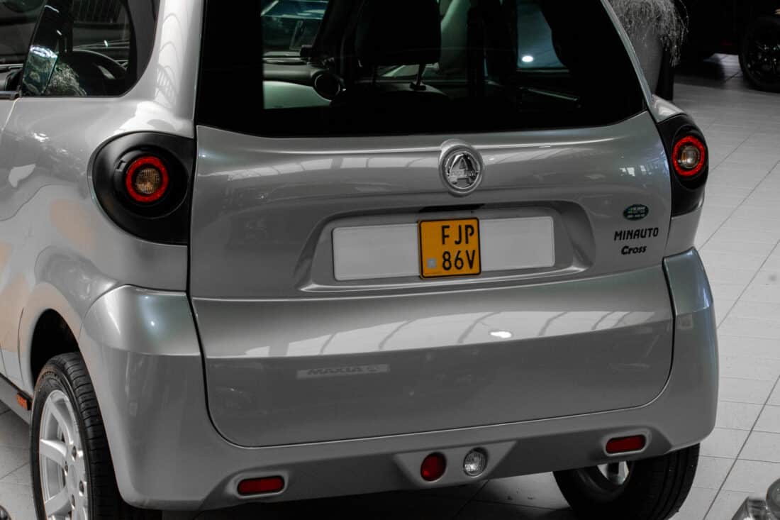 Aixam Minauto Cross 2021 Brommobiel Occasion Zilvergrijs Metallic