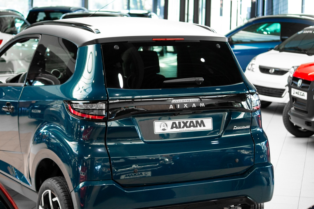 Aixam Crossover Premium Ambition E5 2025 Brommobiel Mallard Blauw