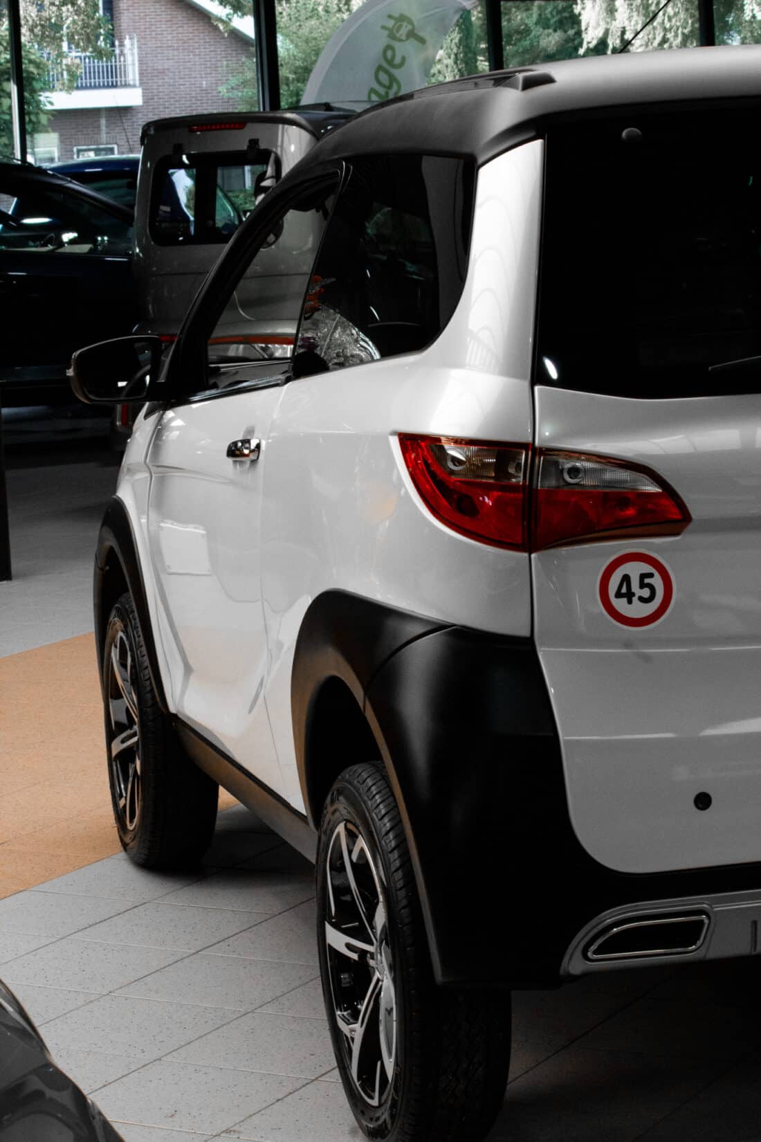 Aixam Crossover Premium Emotion 2020 Brommobiel Occasion Parelmoer Wit Metallic