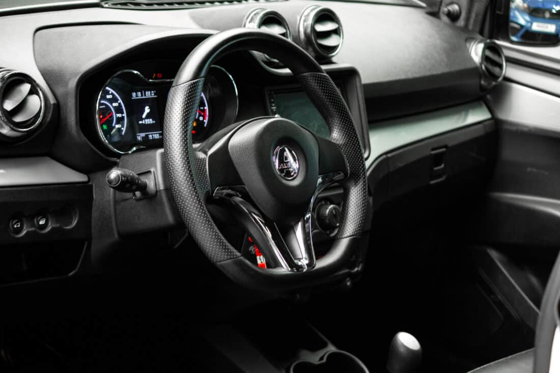 Aixam Crossover Premium Emotion 2020 Brommobiel Occasion Parelmoer Wit Metallic