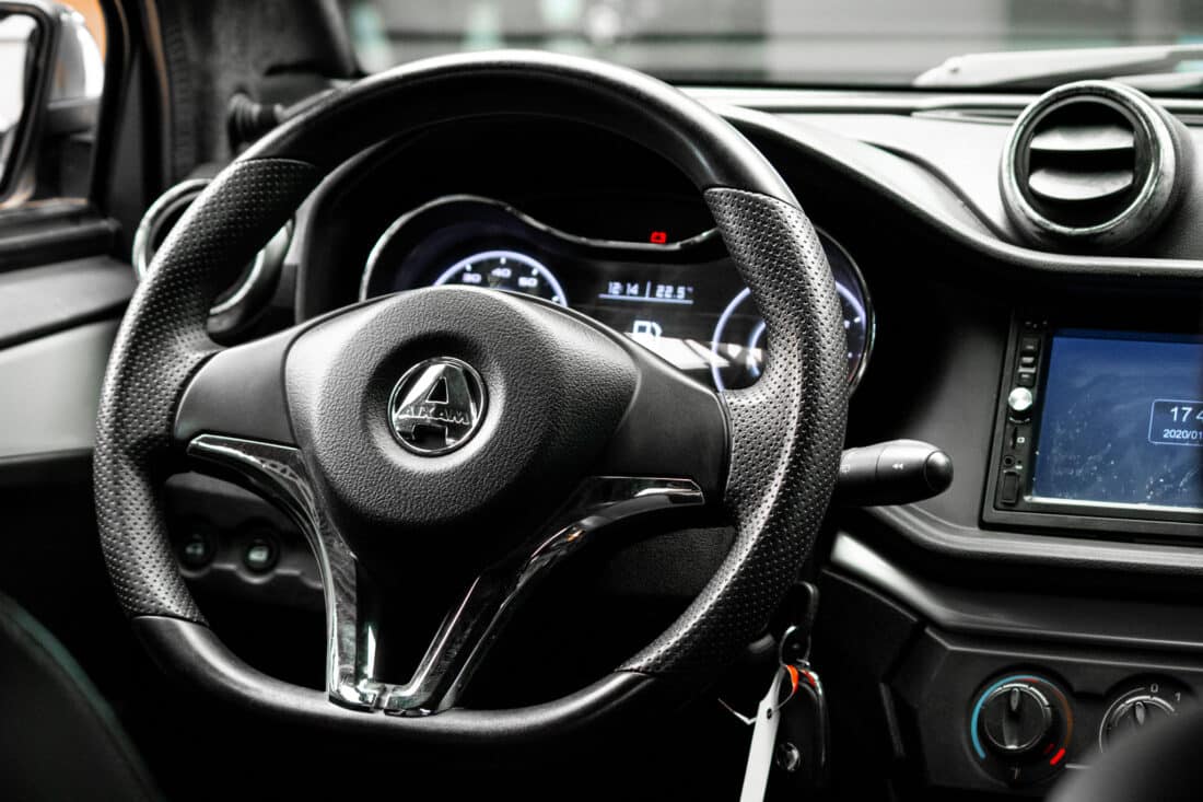 Aixam Crossover Premium Emotion 2020 Brommobiel Occasion Parelmoer Wit Metallic