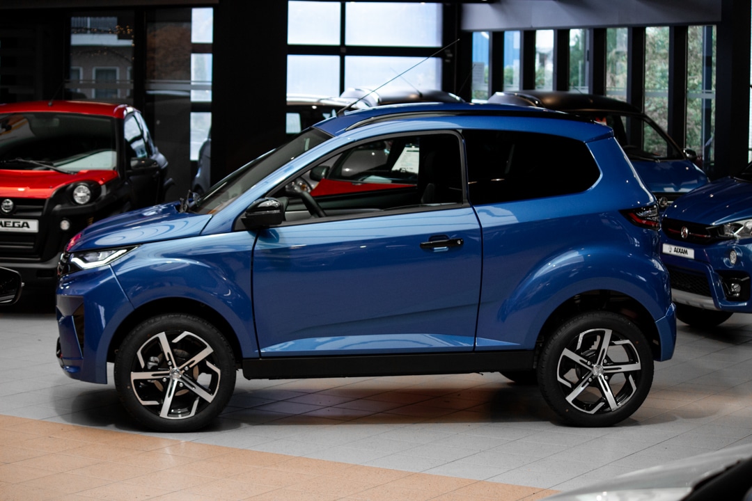 Aixam E Crossover Premium Ambition 2025 Brommobiel Elektrisch Saffierblauw Metallic