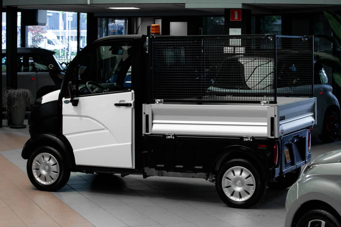3x Aixampro E Truck Laadbak Met Bladrek 2022 Elektrische Brommobiel Occasion Wit
