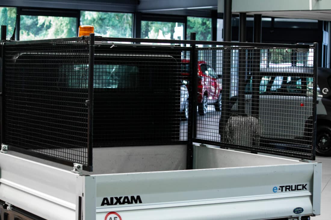 3x Aixampro E Truck Laadbak Met Bladrek 2022 Elektrische Brommobiel Occasion Wit
