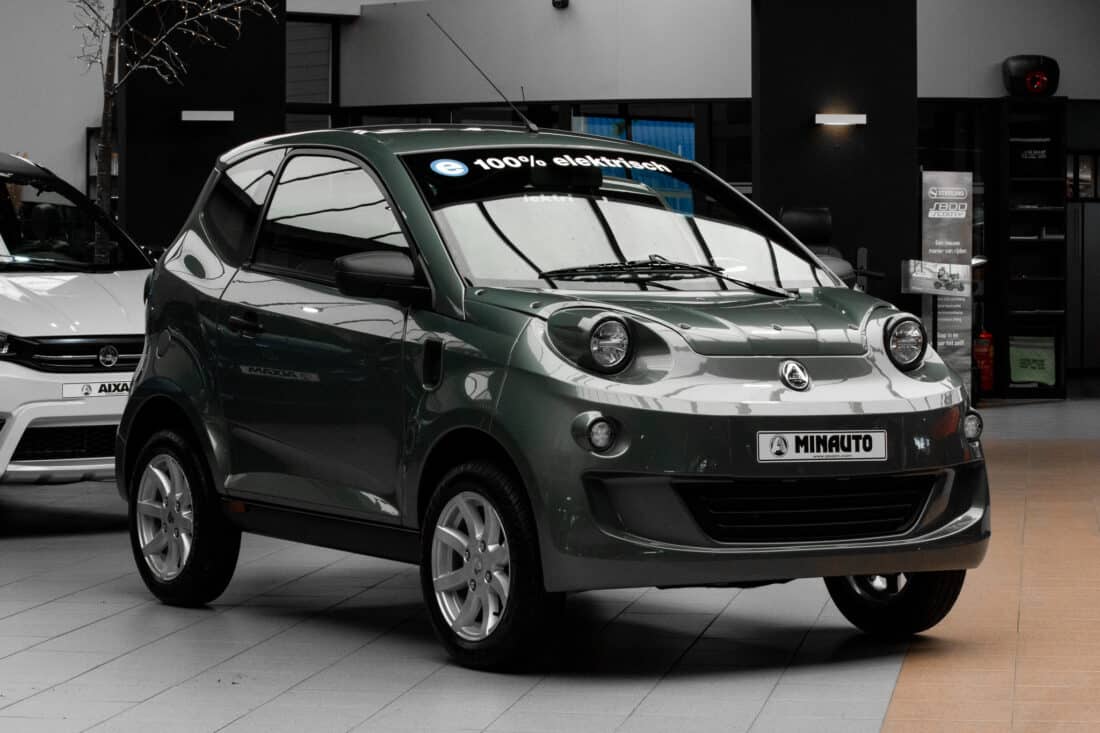 Aixam E Minauto Access 2025 Elektische Brommobiel Titanium Grijs
