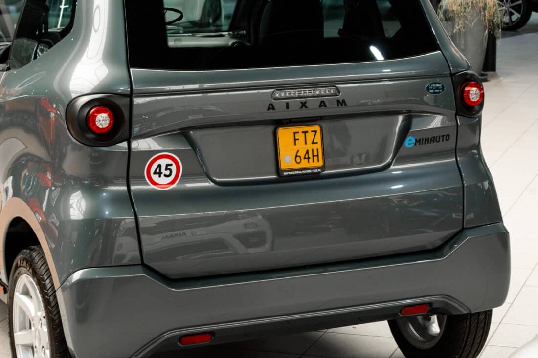 Aixam E Minauto Access 2025 Elektische Brommobiel Titanium Grijs