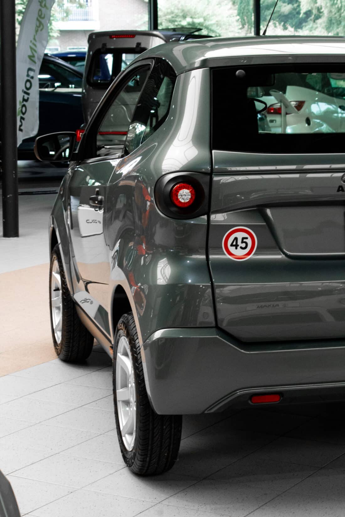 Aixam E Minauto Access 2025 Elektische Brommobiel Titanium Grijs