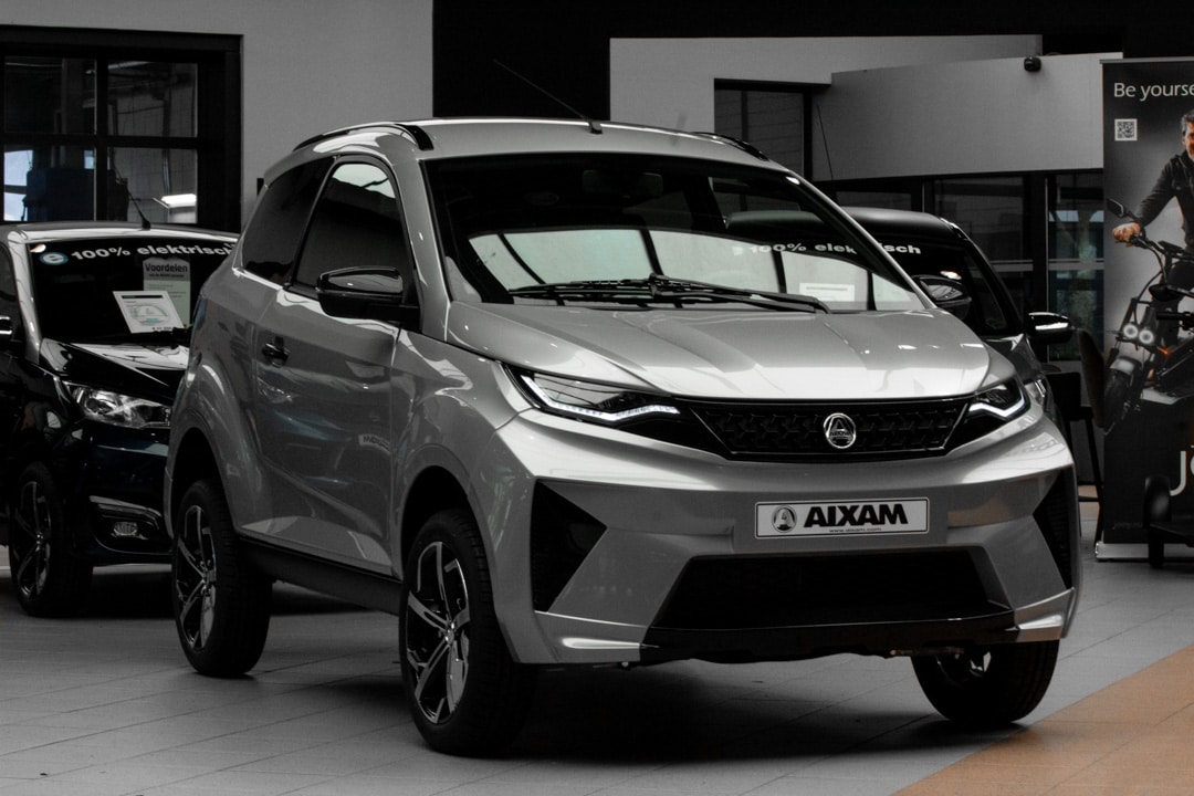 Aixam Crossover Premium Ambition E5 2025 Brommobiel Zilvergrijs Metallic