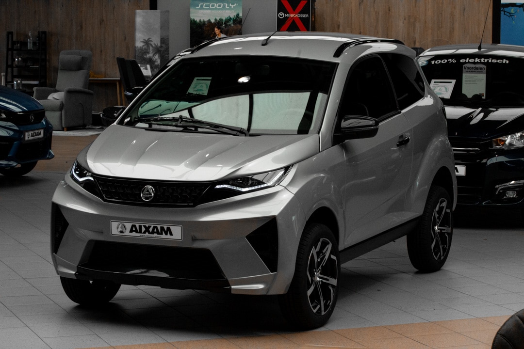 Aixam Crossover Premium Ambition E5 2025 Brommobiel Zilvergrijs Metallic
