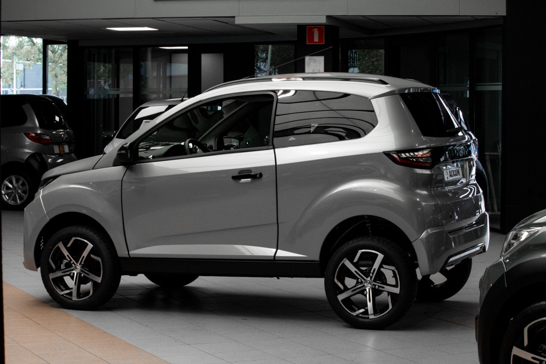 Aixam Crossover Premium Ambition E5 2025 Brommobiel Zilvergrijs Metallic