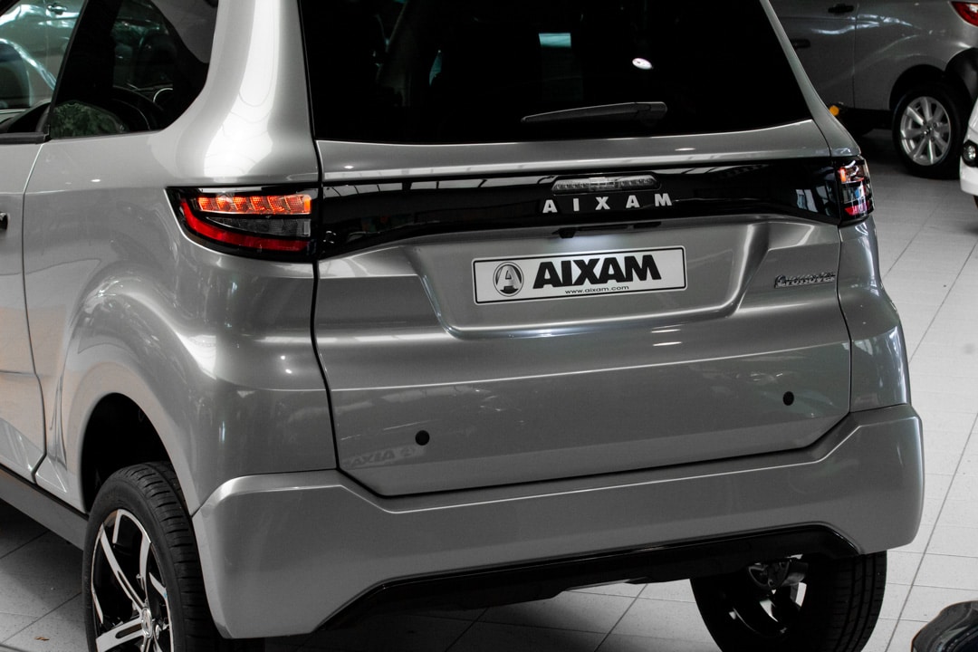 Aixam Crossover Premium Ambition E5 2025 Brommobiel Zilvergrijs Metallic