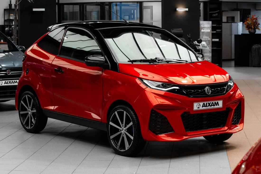 Aixam Crossover Premium Ambition E5 2025 Brommobiel Parelmoerrood Metallic Kopie