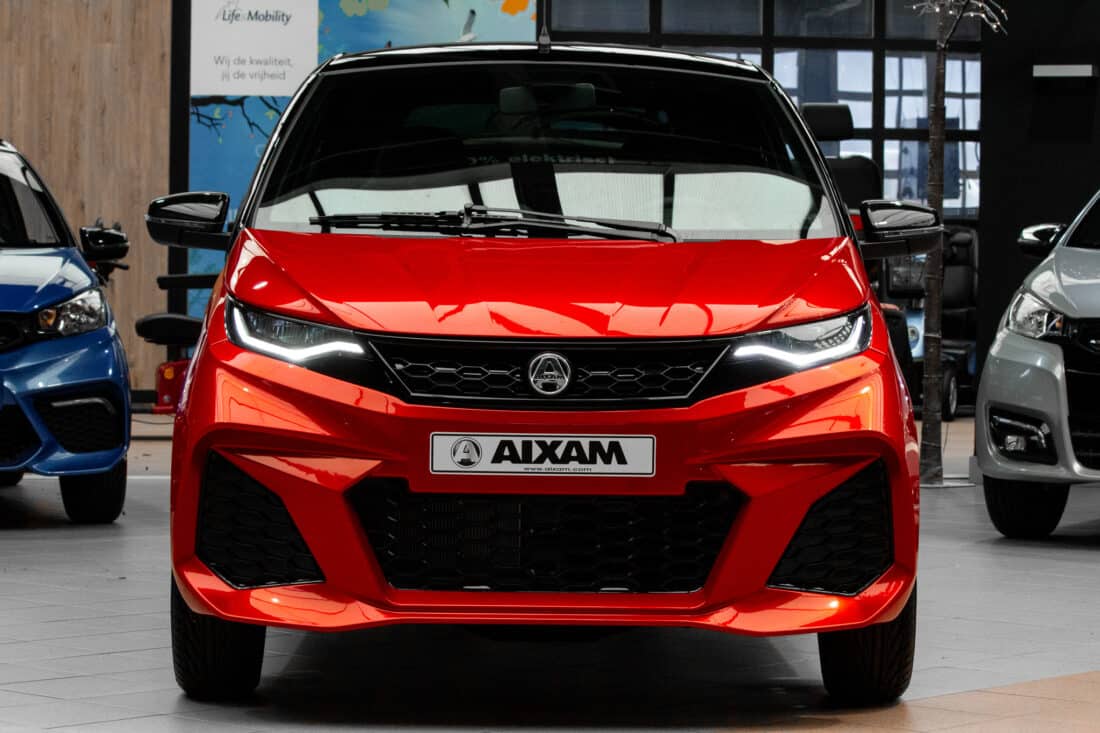 Aixam Crossover Premium Ambition E5 2025 Brommobiel Parelmoerrood Metallic Kopie