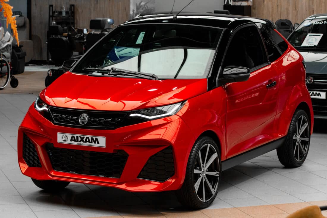 Aixam Crossover Premium Ambition E5 2025 Brommobiel Parelmoerrood Metallic Kopie