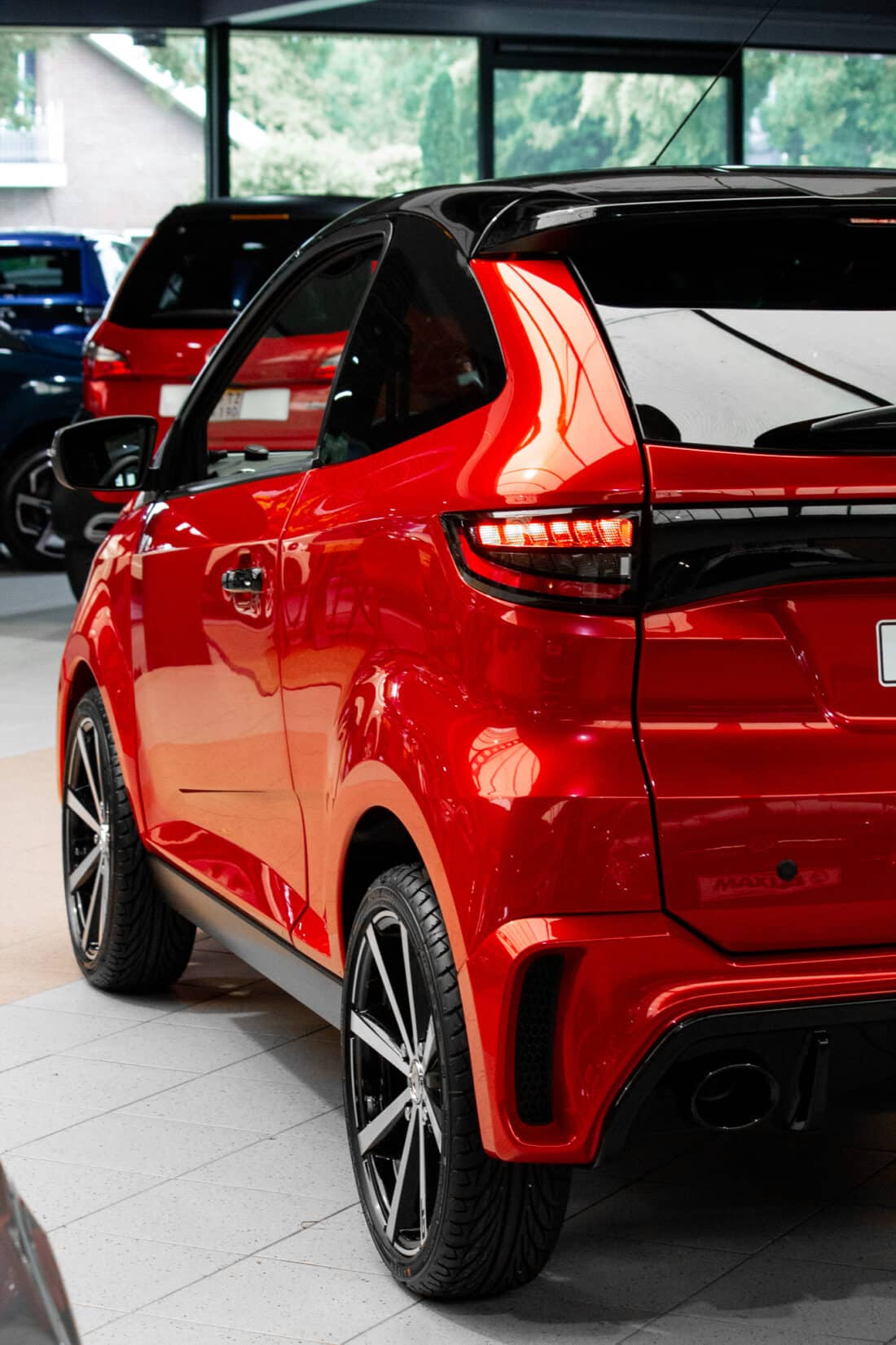 Aixam Crossover Premium Ambition E5 2025 Brommobiel Parelmoerrood Metallic Kopie