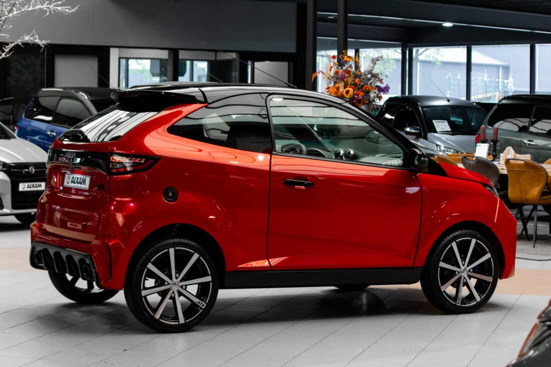 Aixam Crossover Premium Ambition E5 2025 Brommobiel Parelmoerrood Metallic Kopie