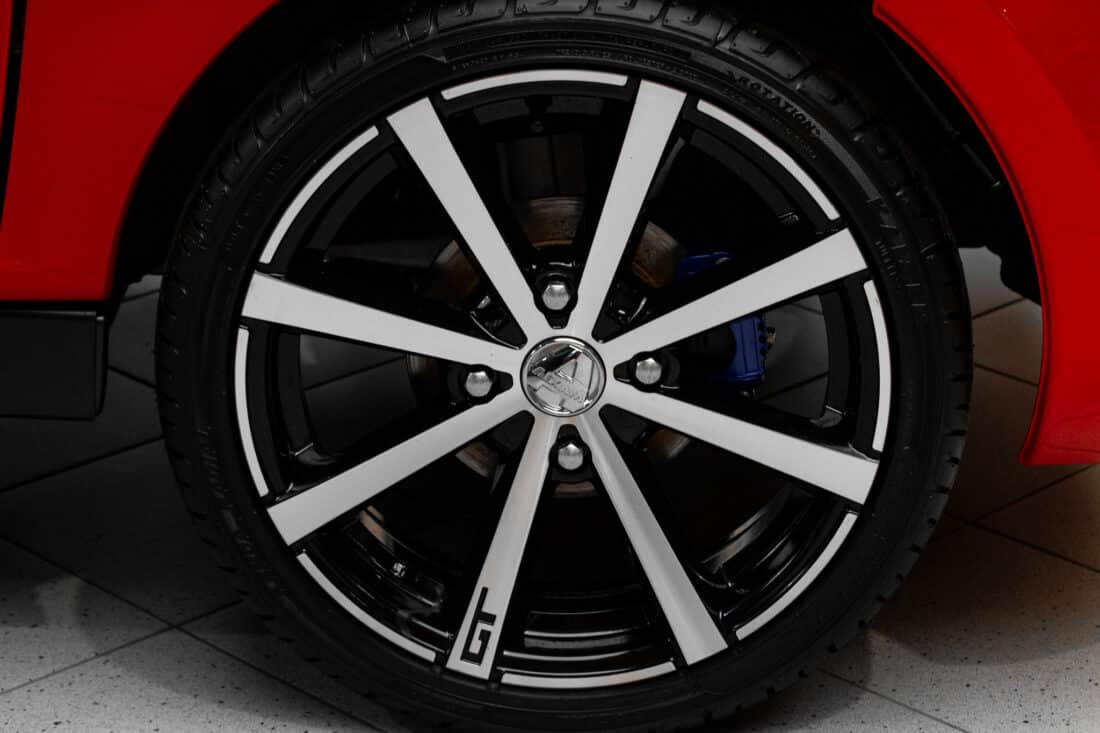 Aixam Crossover Premium Ambition E5 2025 Brommobiel Parelmoerrood Metallic Kopie