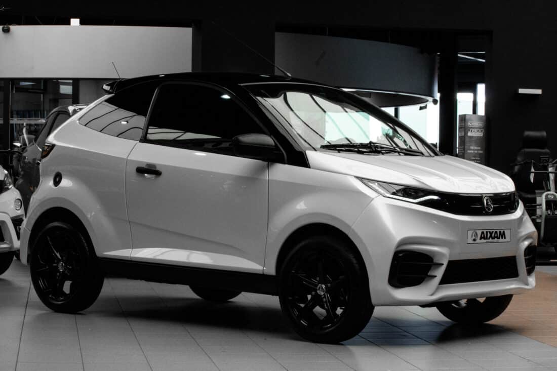 Aixam Coupe Sport Ambition 2023 Brommobiel Occasion Parelmoerwit Metallic