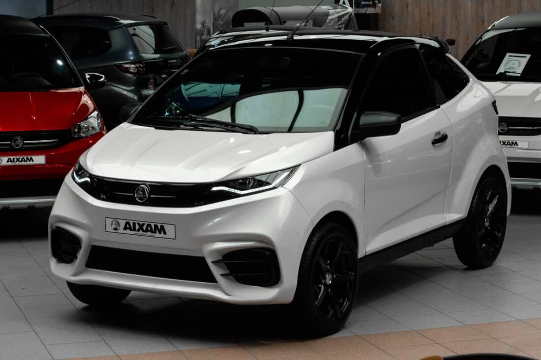 Aixam Coupe Sport Ambition 2023 Brommobiel Occasion Parelmoerwit Metallic