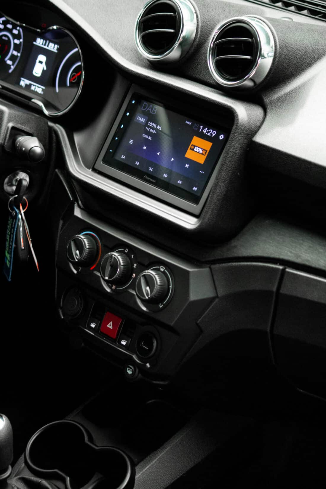 Aixam Coupe Sport Ambition 2023 Brommobiel Occasion Parelmoerwit Metallic