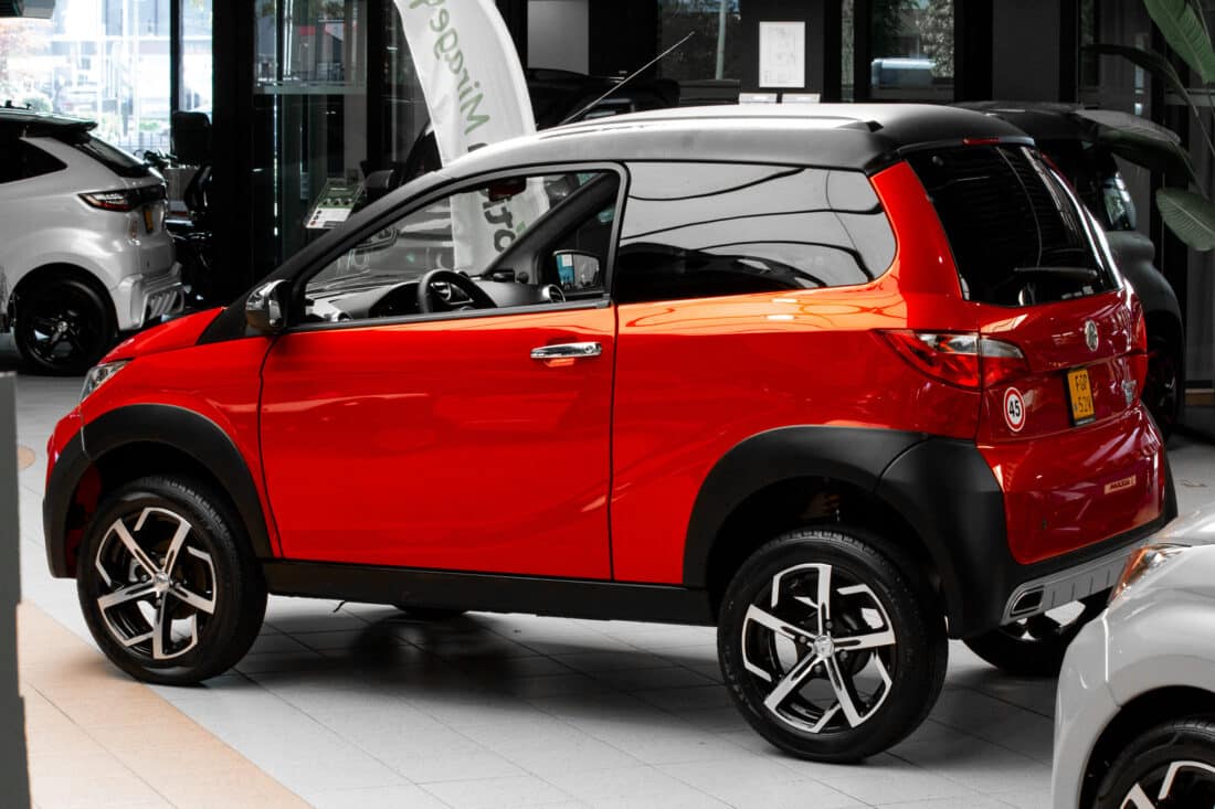 Aixam Crossover Premium Emotion 2021 Brommobiel Occasion Parelmoerrood Metallic