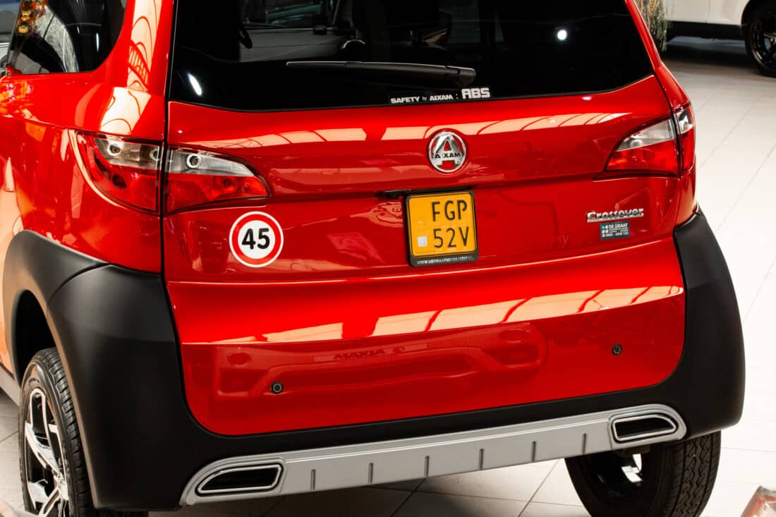 Aixam Crossover Premium Emotion 2021 Brommobiel Occasion Parelmoerrood Metallic