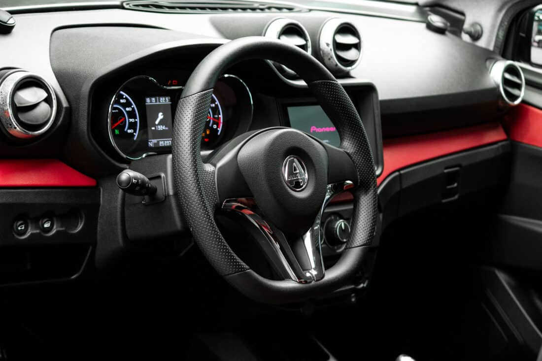 Aixam Crossover Premium Emotion 2021 Brommobiel Occasion Parelmoerrood Metallic