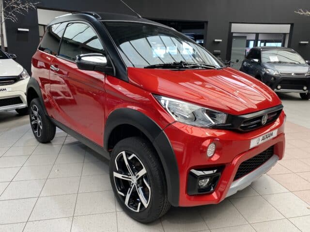 Aixam Crossover Premium Emotion Brommobiel Occasion Rood Metallic Nieuw Binnen