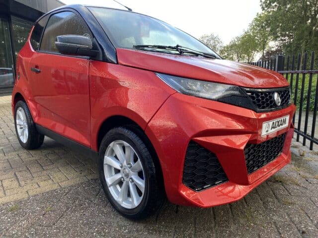 Aixam City Sport Ambition Brommobiel Occasion Rood Metallic Nieuw Binnen