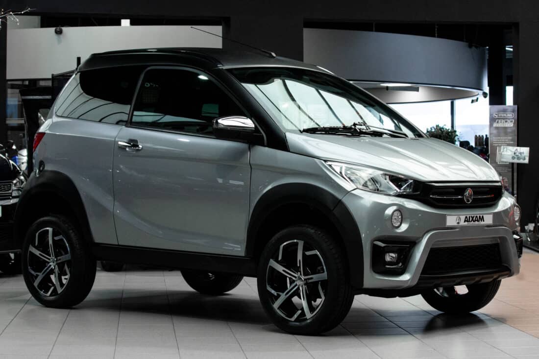 Aixam Crossover Premium Emotion 2021 Brommobiel Occasion Zilvergrijs Metallic