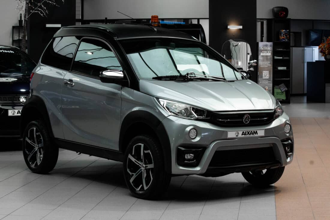 Aixam Crossover Premium Emotion 2021 Brommobiel Occasion Zilvergrijs Metallic