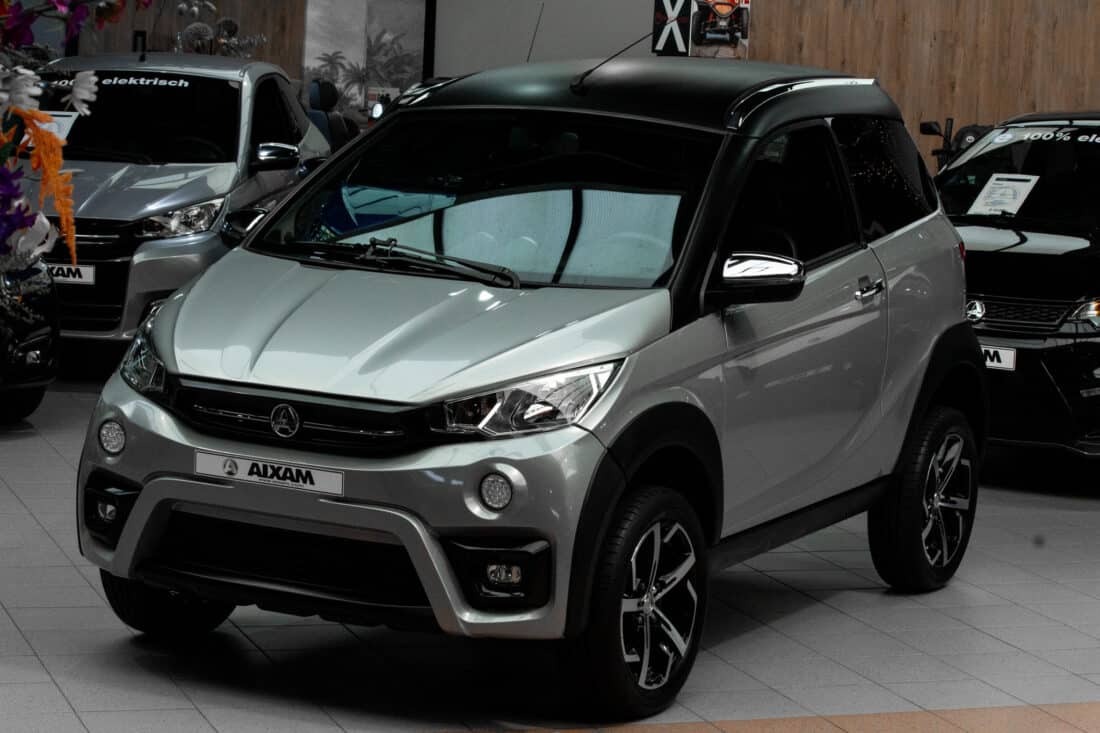 Aixam Crossover Premium Emotion 2021 Brommobiel Occasion Zilvergrijs Metallic