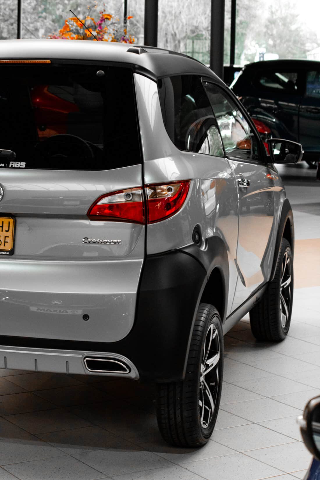 Aixam Crossover Premium Emotion 2021 Brommobiel Occasion Zilvergrijs Metallic