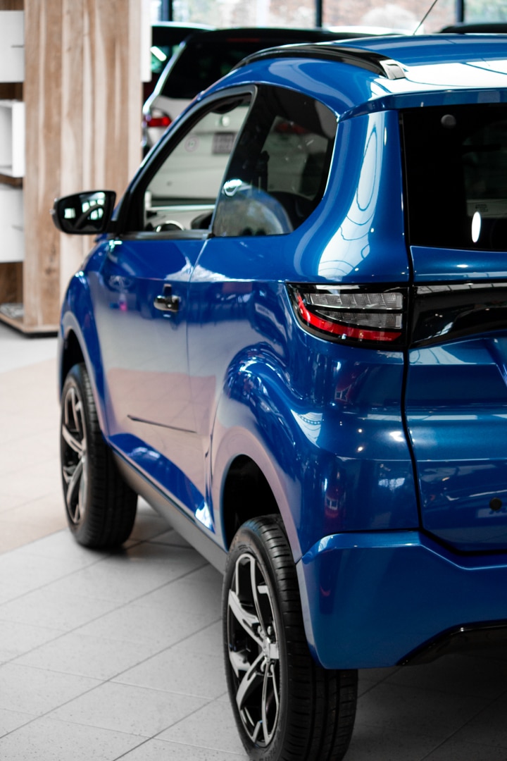 Aixam Crossover Premium Ambition E5 2026 Brommobiel Saffier Blauw