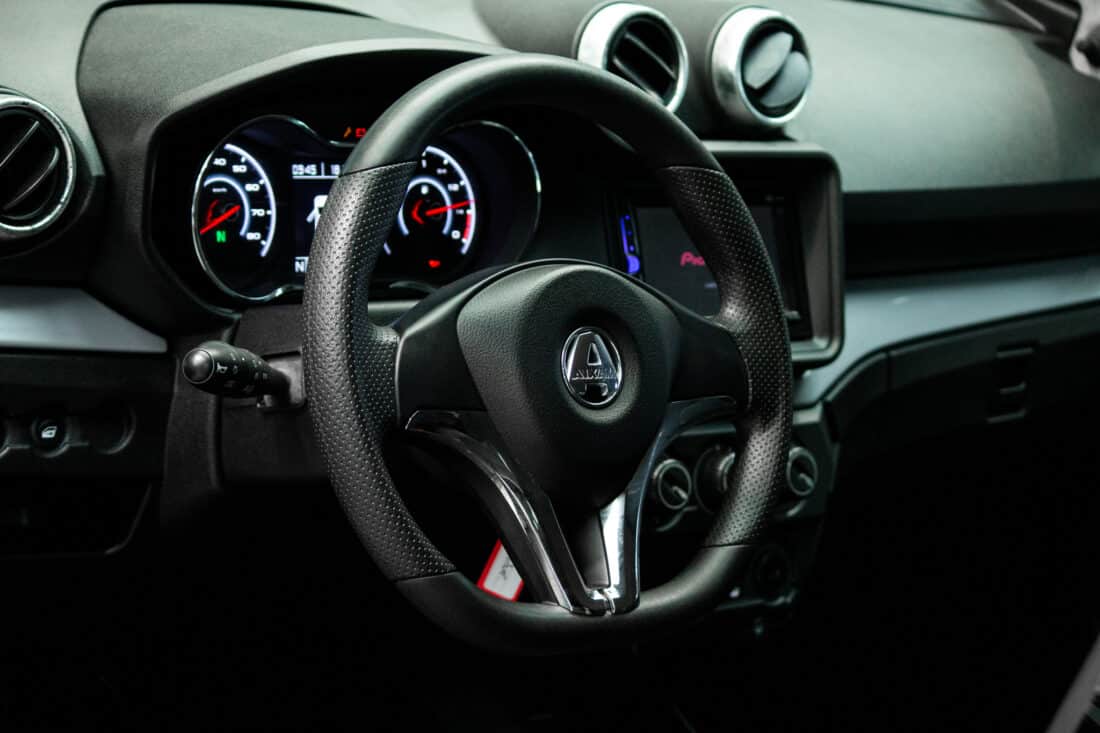 Aixam Crossover Premium Emotion 2021 Brommobiel Occasion Zilvergrijs Metallic