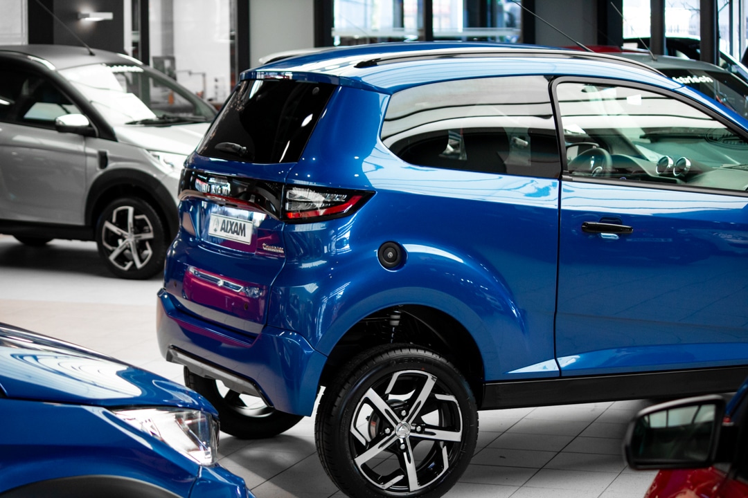 Aixam Crossover Premium Ambition E5 2025 Brommobiel Saffierblauw Metallic