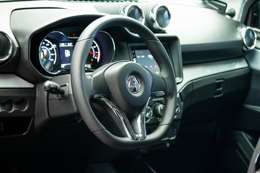 Aixam Crossover Premium Ambition E5 2025 Brommobiel Saffierblauw Metallic