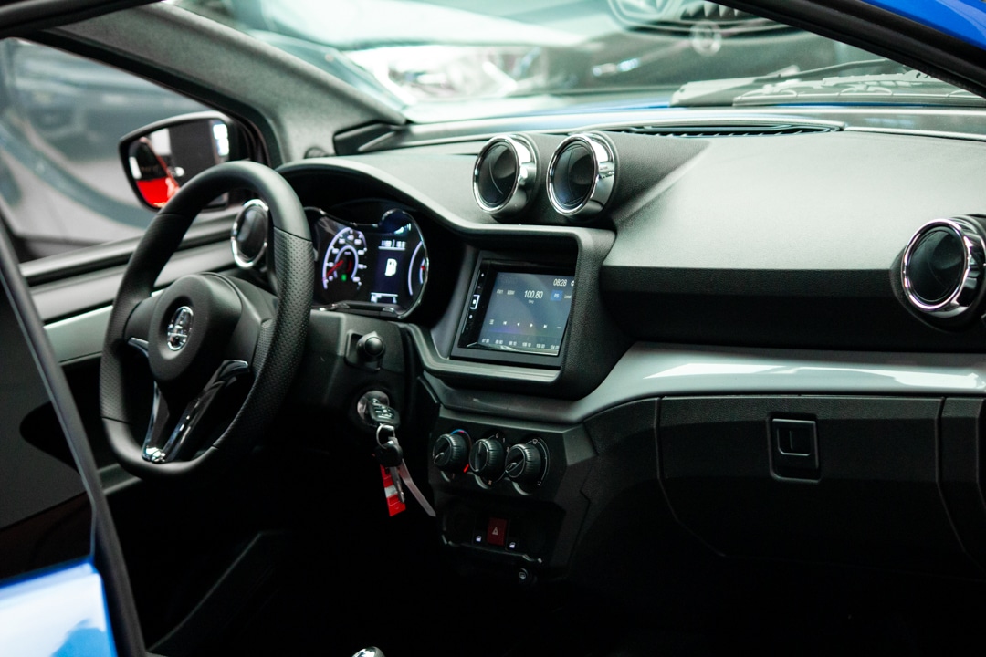 Aixam Crossover Premium Ambition E5 2025 Brommobiel Saffierblauw Metallic