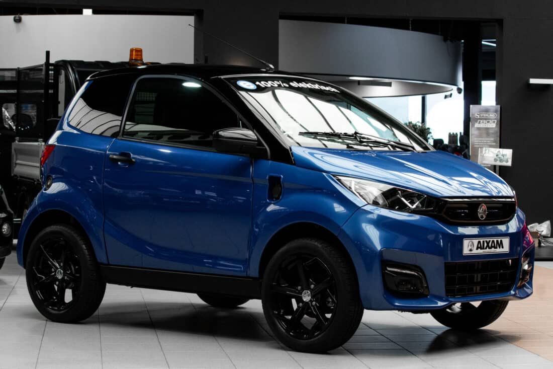 Aixam E City Premium Emotion 2023 Brommobiel Occasion Saffierblauw Metallic 100 Elektrisch