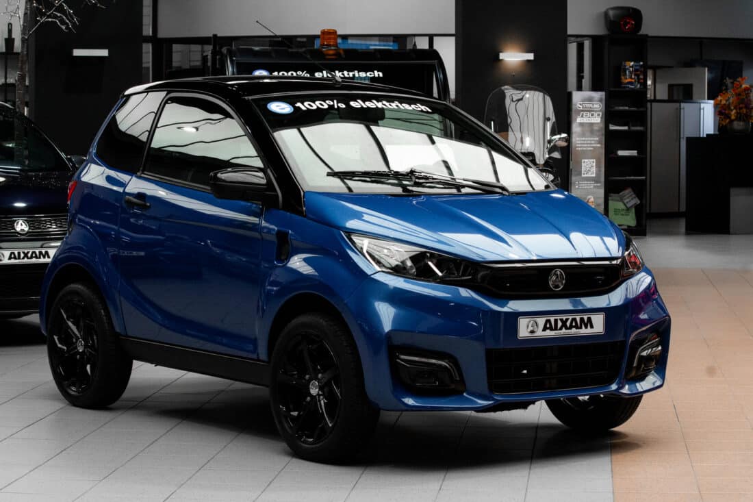 Aixam E City Premium Emotion 2023 Brommobiel Occasion Saffierblauw Metallic 100 Elektrisch
