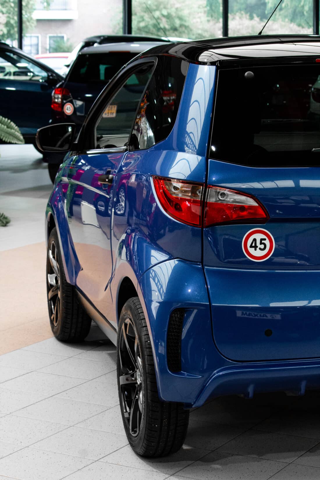 Aixam E City Premium Emotion 2023 Brommobiel Occasion Saffierblauw Metallic 100 Elektrisch