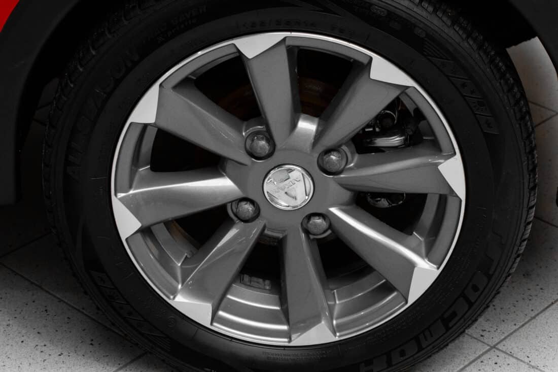 Aixam Crossline Premium Vision 2015 Brommobiel Occasion Parelmoerrood Metallic Aixam Crossline Premium Vision 2015 Brommobiel Occasion Parelmoerrood Metallic