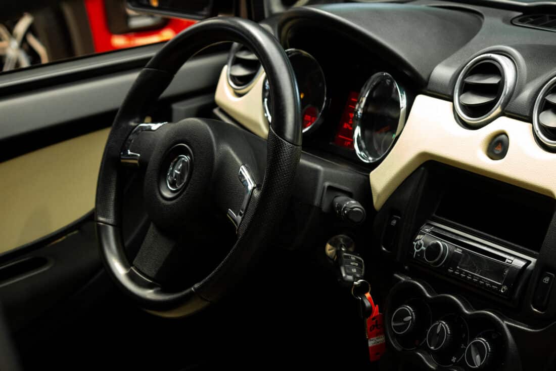 Aixam Crossline Premium Vision 2015 Brommobiel Occasion Parelmoerrood Metallic Aixam Crossline Premium Vision 2015 Brommobiel Occasion Parelmoerrood Metallic