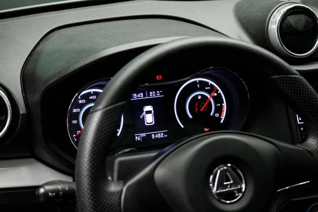 Aixam Crossover Premium Emotion 2022 Brommobiel Occasion Parelmoerwit Metallic 1ste Eigenaar