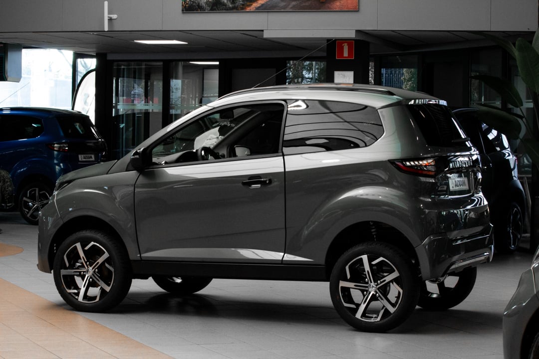 Aixam Crossover Premium Ambition E5 2025 Brommobiel Titaniumgrijs Metallic