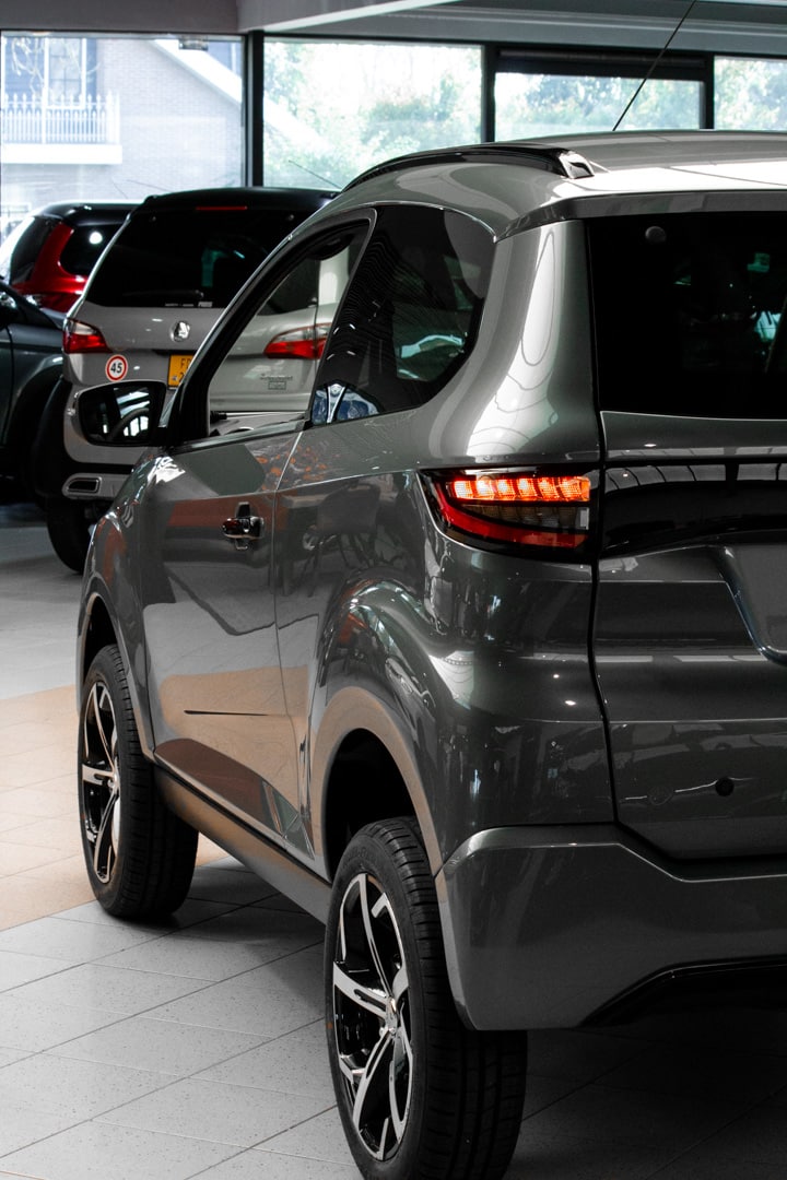 Aixam Crossover Premium Ambition E5 2025 Brommobiel Titaniumgrijs Metallic